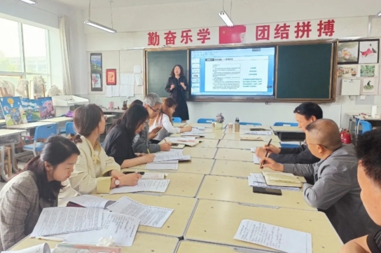 语用伴人文并肩 能力携素养齐飞——多维视角下的语文试卷命题的方法指导